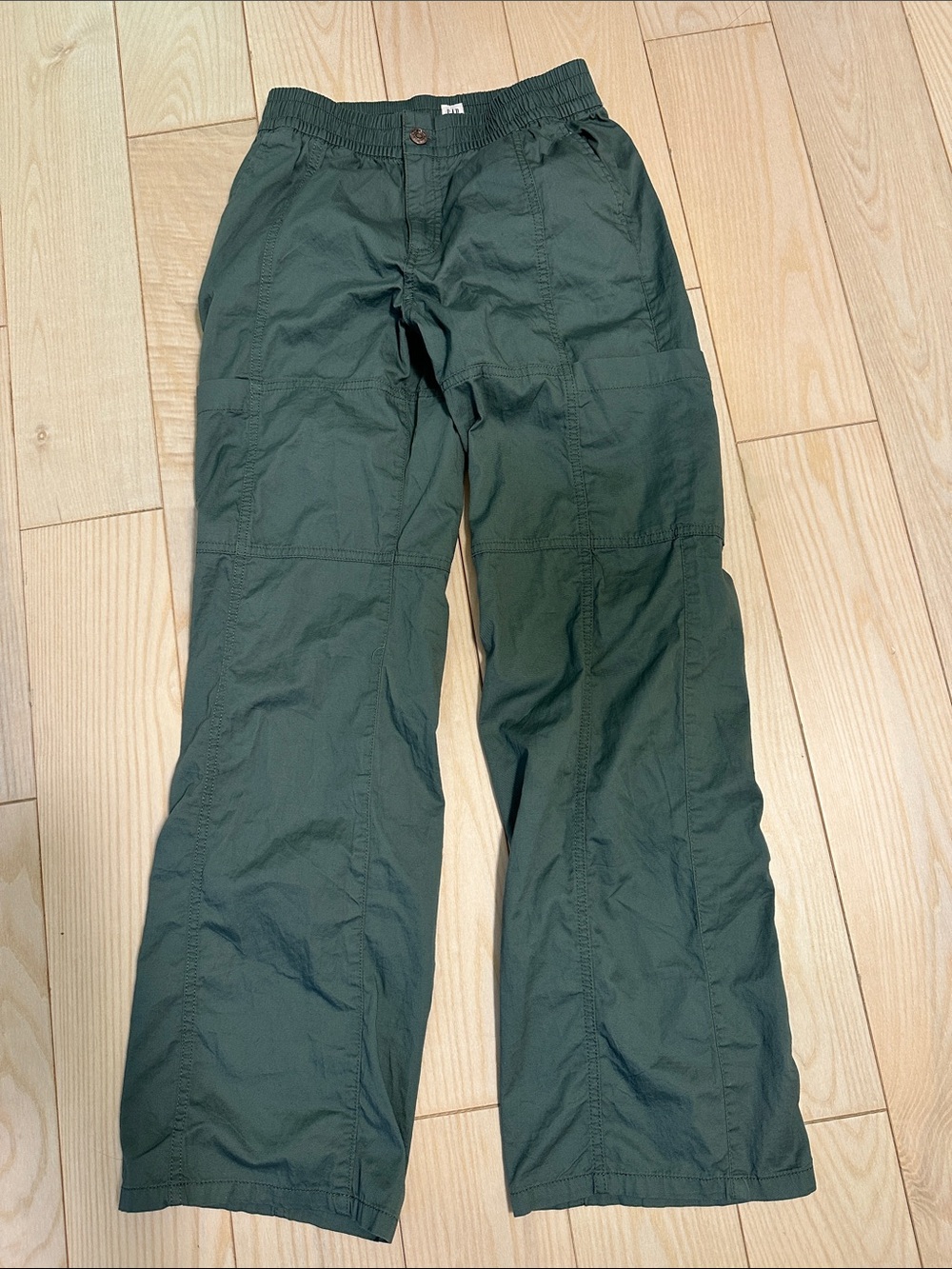 GAP Kids Cargo Pants in Olive